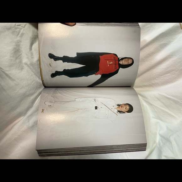 Rare vetements summercamp book 2016 first edition - Picture 4 of 8